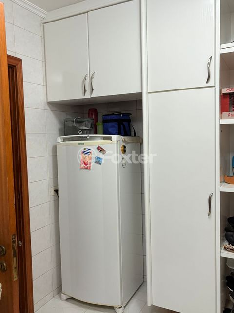 Image 9 - 895230