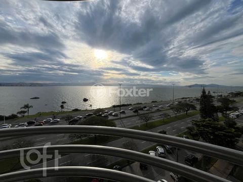 Image 8 - 895238