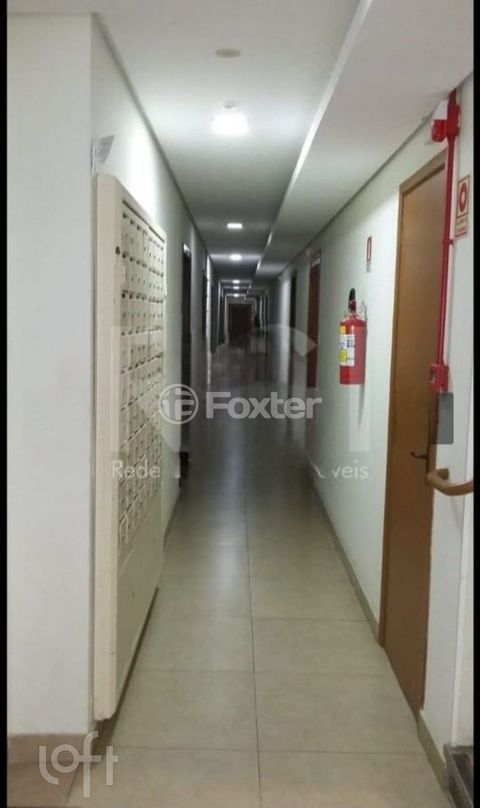 Image 9 - 895242