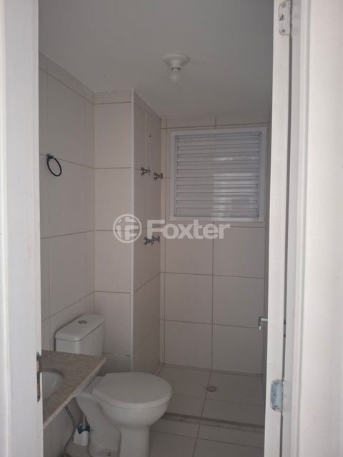 Image 11 - 895300