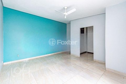Image 7 - 895316