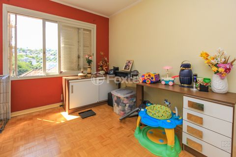 Image 9 - 895317
