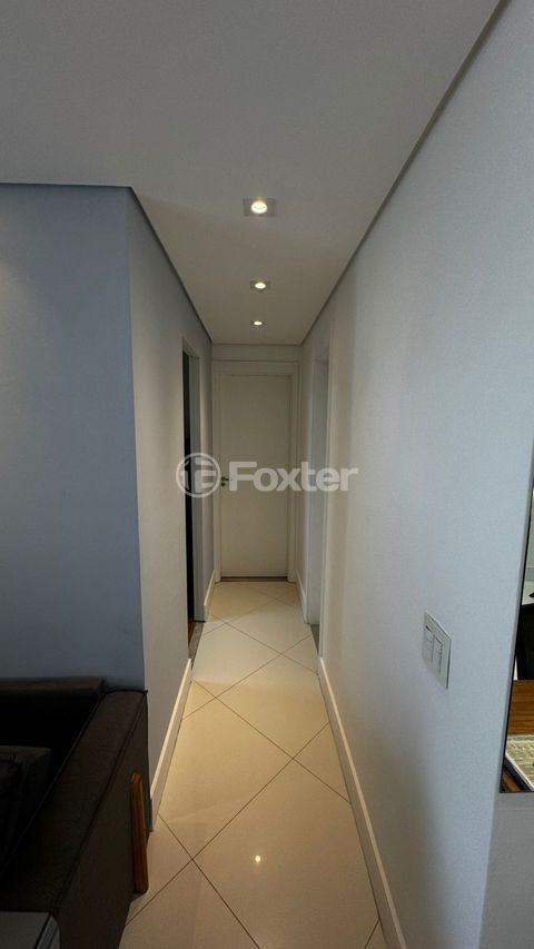 Image 9 - 895318
