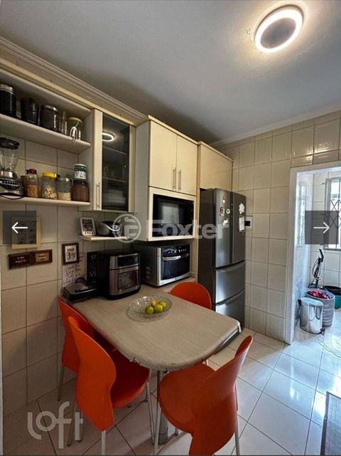 Image 9 - 895352