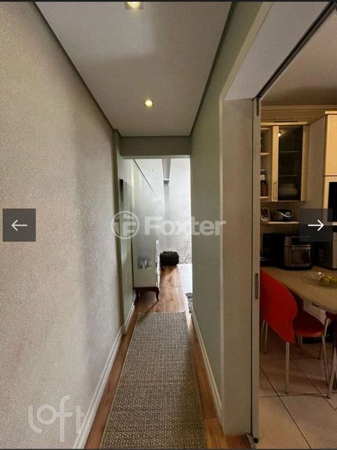 Image 8 - 895352