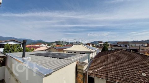 Image 16 - 895374