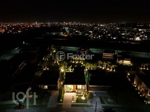Image 1 - 895421