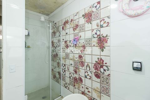 Image 9 - 895484