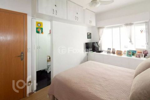 Image 9 - 895500