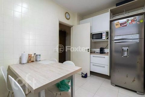 Image 9 - 895501