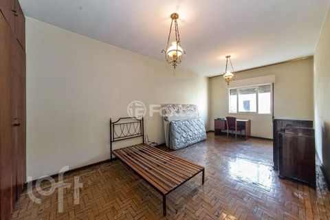 Image 7 - 895503