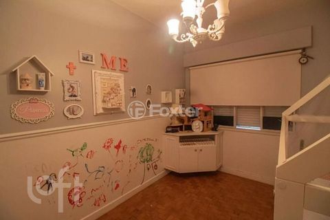 Image 9 - 895505