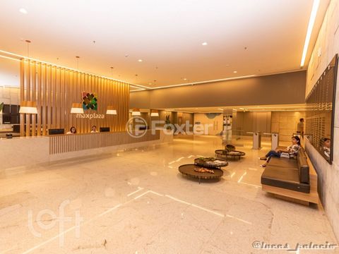 Image 17 - 895511