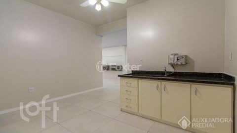 Image 4 - 895543