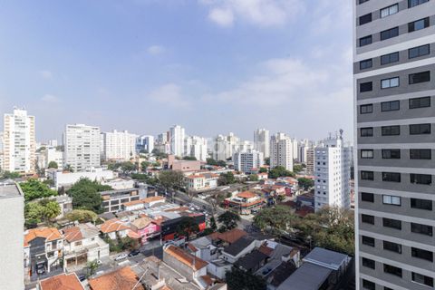 Image 15 - 895546