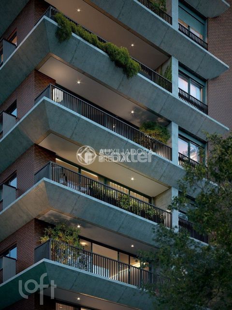 Image 4 - 895579