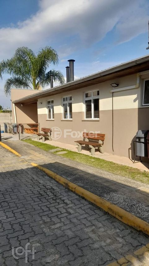 Image 9 - 895606