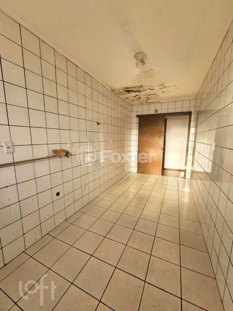 Image 2 - 895614