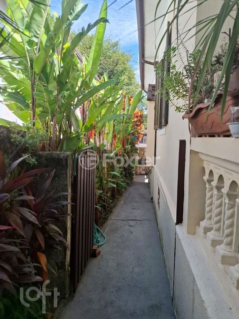 Image 14 - 895615