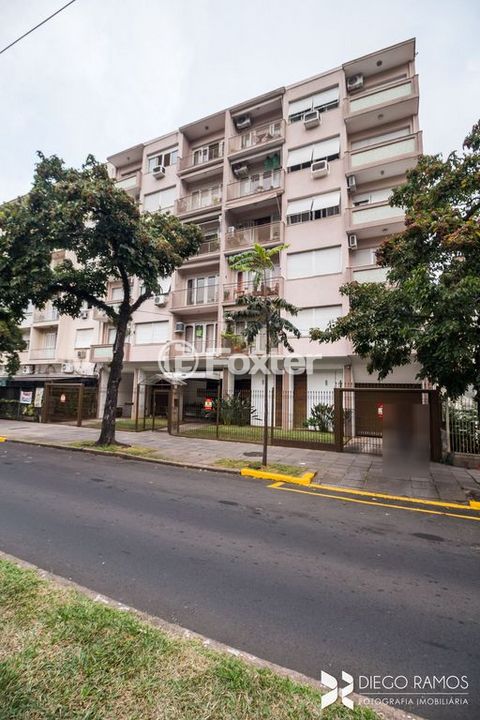 Image 17 - 895616
