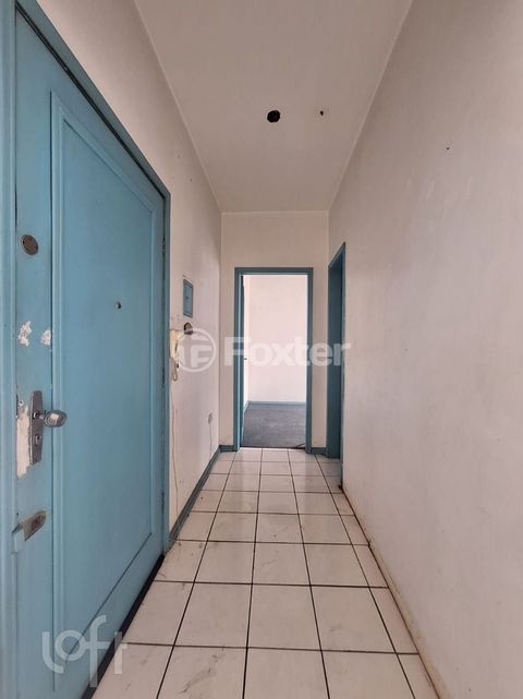 Image 8 - 895642