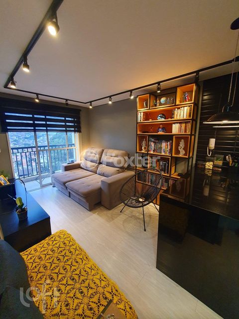 Image 3 - 895660