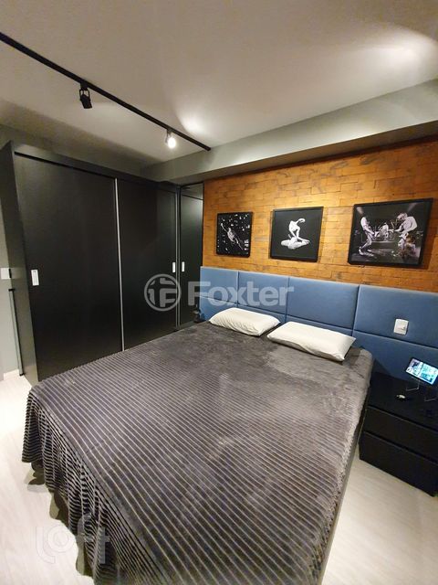 Image 6 - 895660