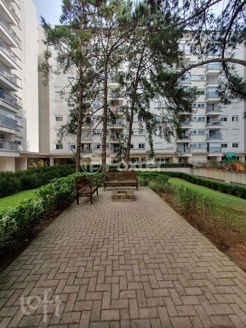 Image 14 - 895660