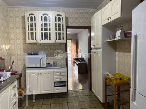 Image 6 - 895662