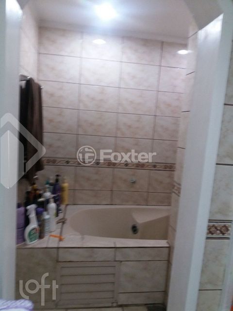 Image 8 - 895668