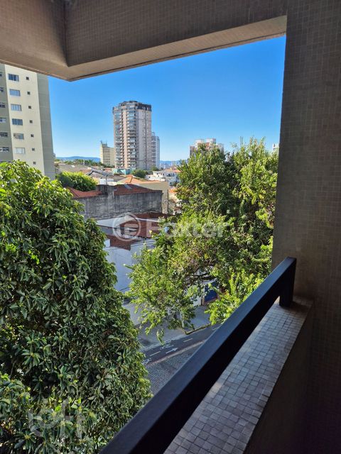 Image 3 - 895693