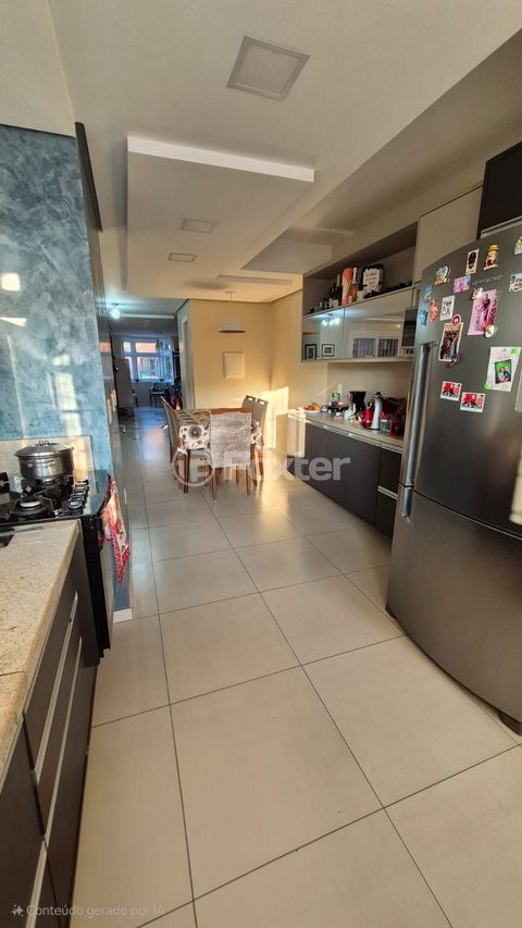Image 4 - 895703