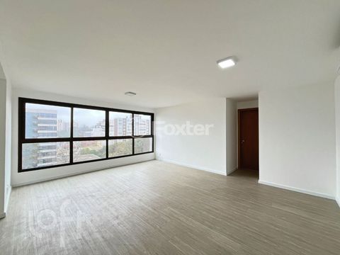 Image 6 - 895712