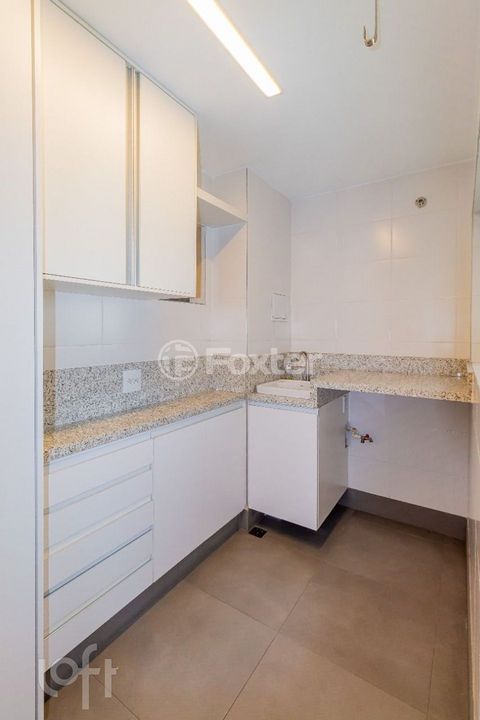 Image 7 - 895723