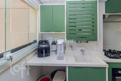 Image 9 - 895732