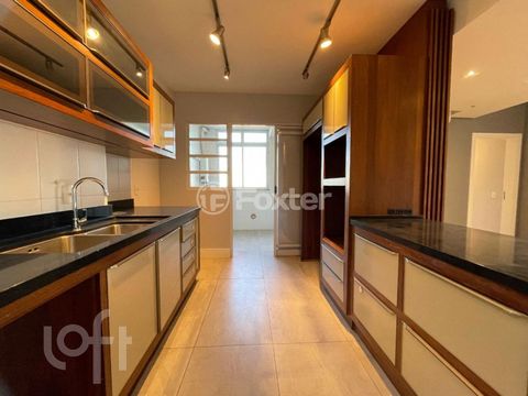 Image 8 - 895738