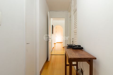 Image 7 - 895747