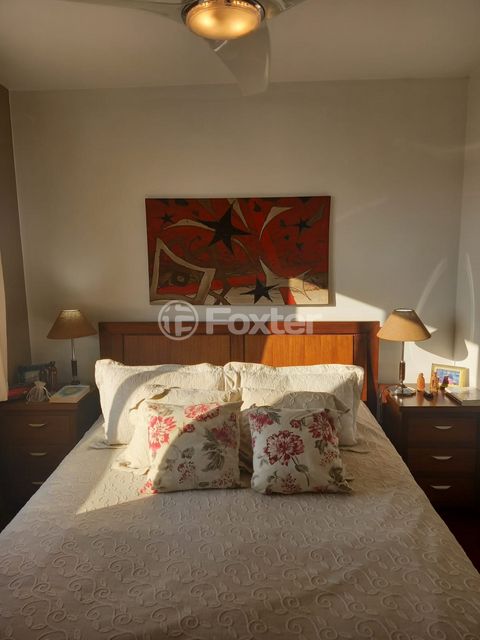 Image 7 - 895770