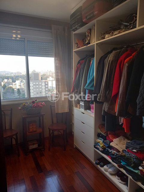 Image 9 - 895770