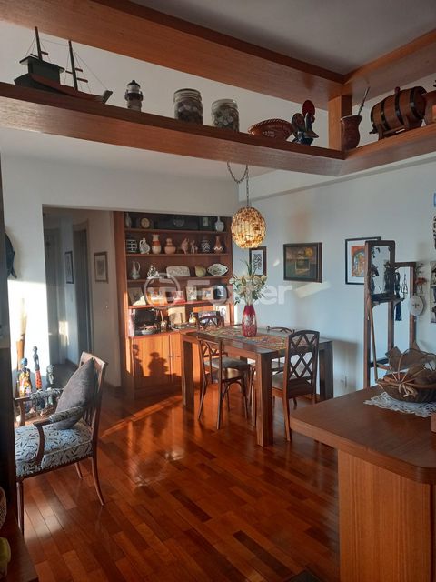 Image 3 - 895770