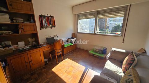 Image 6 - 895776