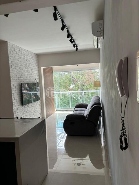 Image 3 - 895791