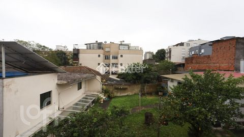 Image 8 - 895800