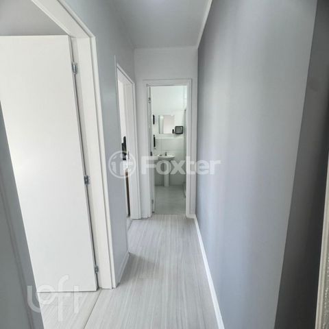 Image 7 - 895805
