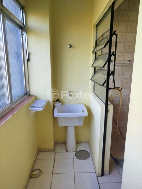 Image 7 - 895806
