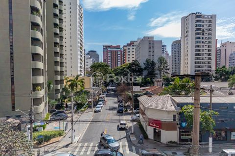 Image 4 - 895841