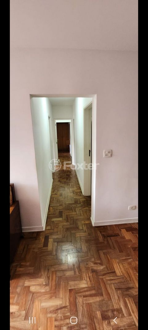 Image 5 - 895841