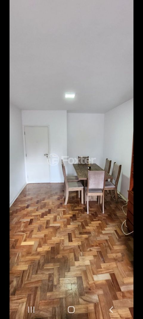 Image 7 - 895841