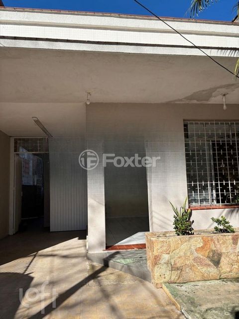 Image 5 - 895850