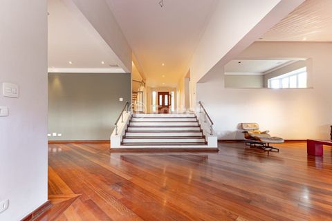 Image 7 - 895875